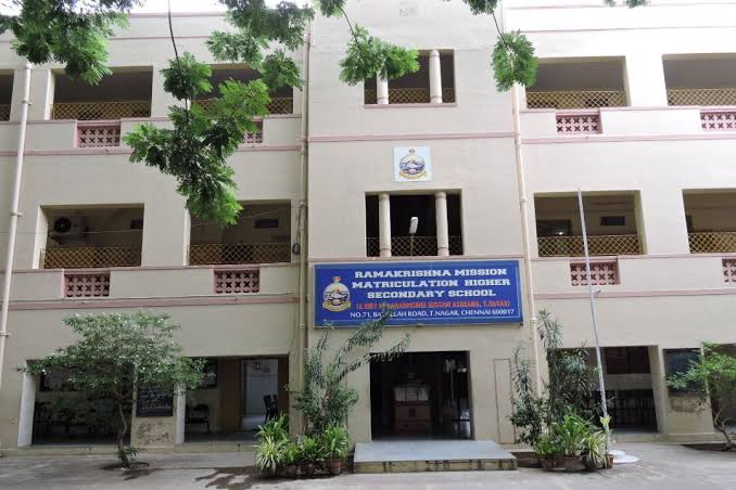 Sri Rkmsv Middle School