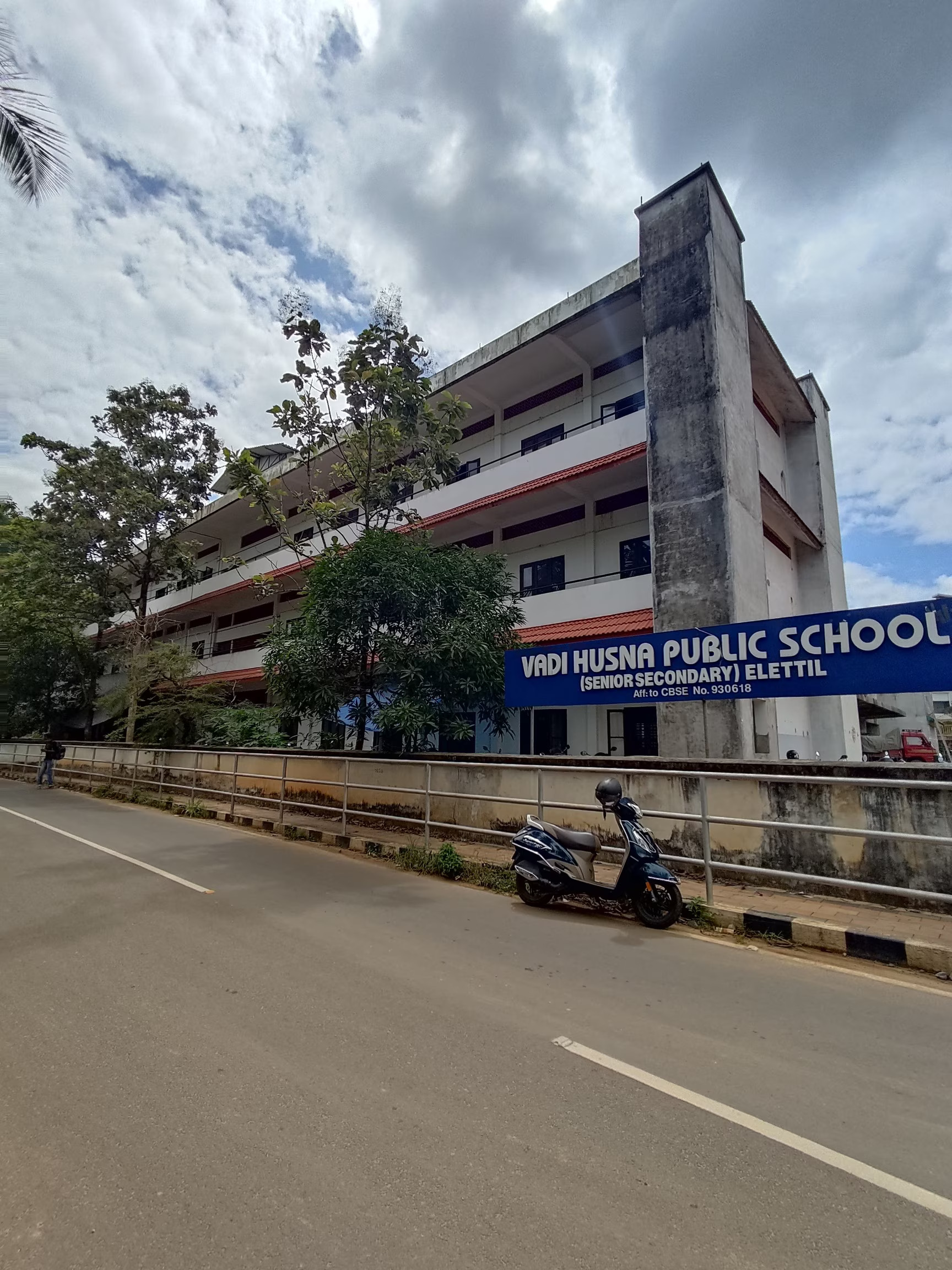 VADI HUSNA PUBLIC SCHOOL KOZHIKODE