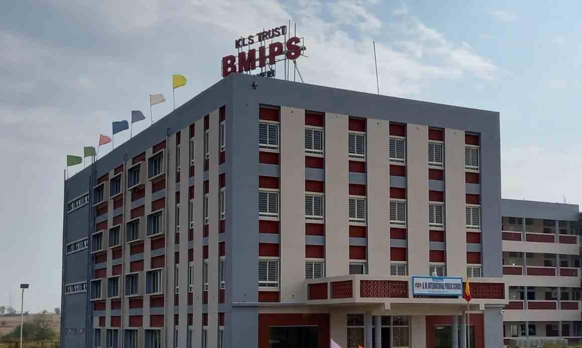 B M INTERNATIONAL PUBLIC SCHOOL