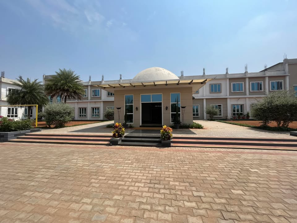 Mount Litera Zee School